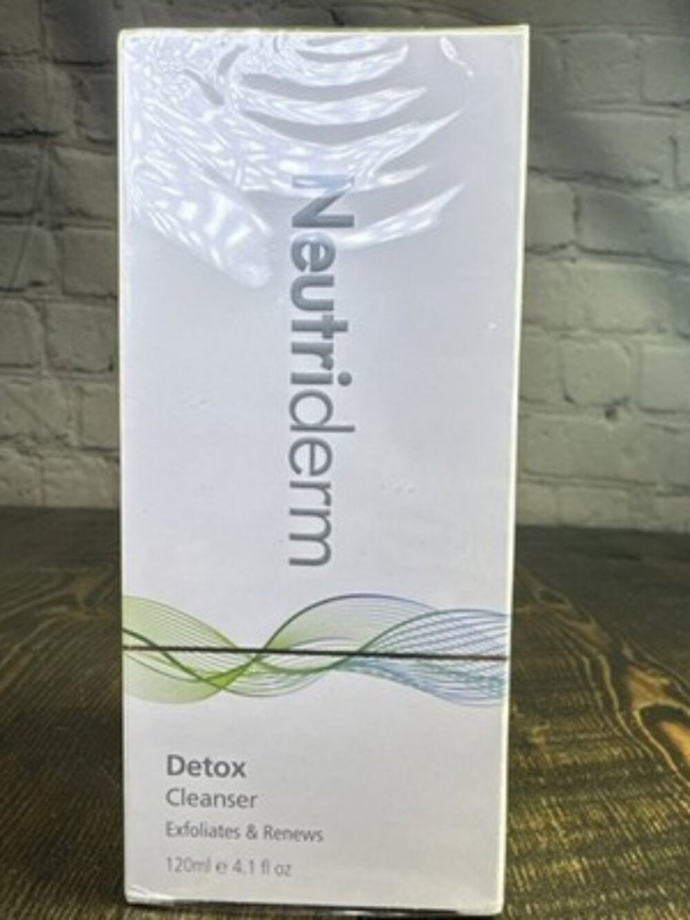 NEUTRIDERM Detox Gentle Renews & Exfoliating Face Cleanser 4.1 Fl Oz